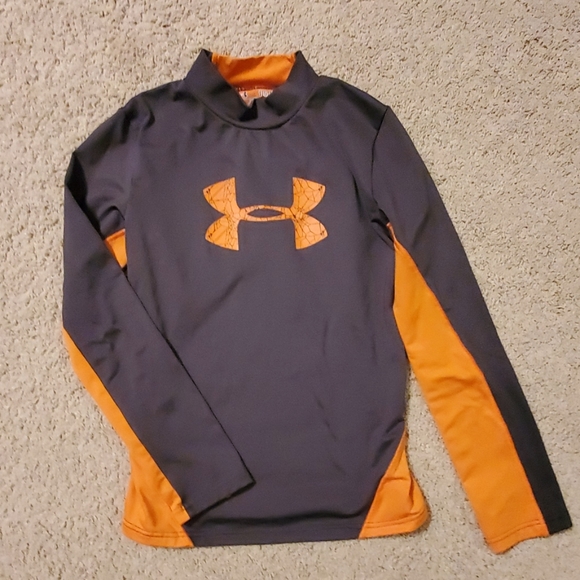 Boys UA coldgear top